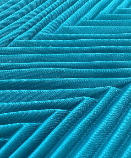 ISSEY MIYAKE me（イッセイ ミヤケ ミー）ISSEY MIYAKE me (イッセイ ミヤケ ミー) プリーツハンドバッグ ターコイズブルーの古着・服飾アイテム