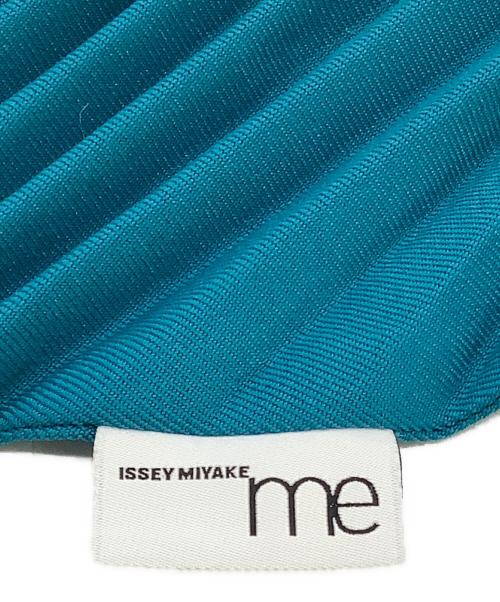 ISSEY MIYAKE me（イッセイ ミヤケ ミー）ISSEY MIYAKE me (イッセイ ミヤケ ミー) プリーツハンドバッグ ターコイズブルーの古着・服飾アイテム