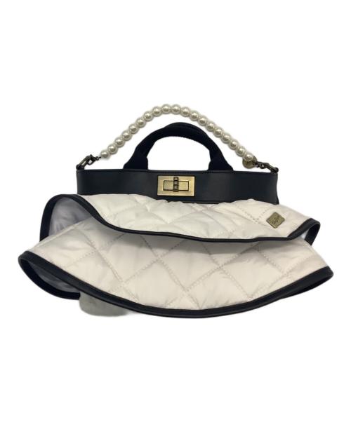 Rapture（ラプチャー）Rapture (ラプチャー) 2WAYフリルバッグ ホワイト×ブラックの古着・服飾アイテム