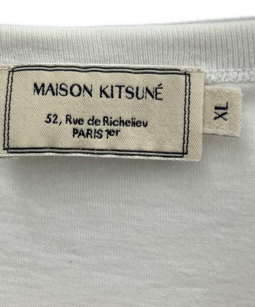 maison kitsune（メゾンキツネ）MAISON KITSUNE (メゾンキツネ) チラックスフォックス パッチ クラシック Tシャツ ホワイト サイズ:XLの古着・服飾アイテム