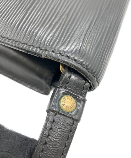 LOUIS VUITTON（ルイ ヴィトン）LOUIS VUITTON (ルイ ヴィトン) エピ　クラッチバッグ ブラックの古着・服飾アイテム