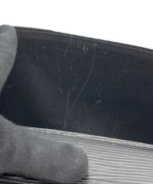 LOUIS VUITTON（ルイ ヴィトン）LOUIS VUITTON (ルイ ヴィトン) エピ　クラッチバッグ ブラックの古着・服飾アイテム