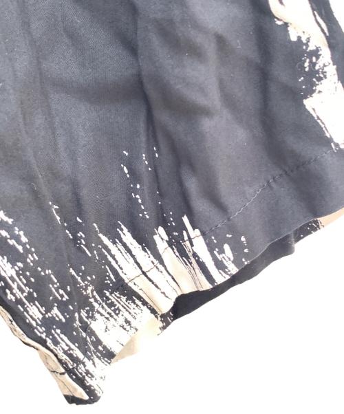 SASQUATCHfabrix.（サスクワッチファブリックス）SASQUATCHfabrix. (サスクワッチファブリックス) 丸岡和吾 (マルオカカズミチ) 半袖シャツ ブラック×ホワイト サイズ:XLの古着・服飾アイテム