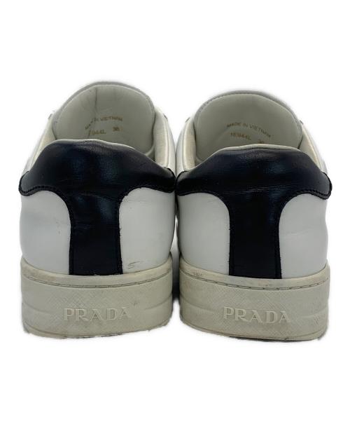 PRADA（プラダ）PRADA (プラダ) レザースニーカー ホワイト サイズ:36の古着・服飾アイテム