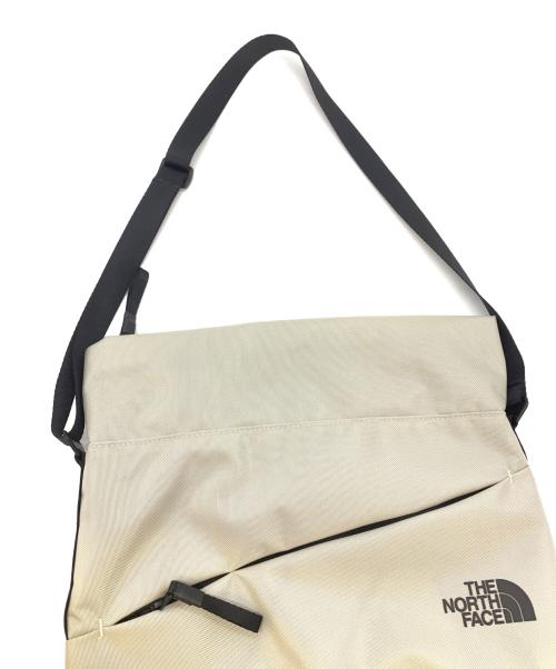 THE NORTH FACE（ザ ノース フェイス）THE NORTH FACE (ザ ノース フェイス) ショルダーバッグ ライトグレーの古着・服飾アイテム