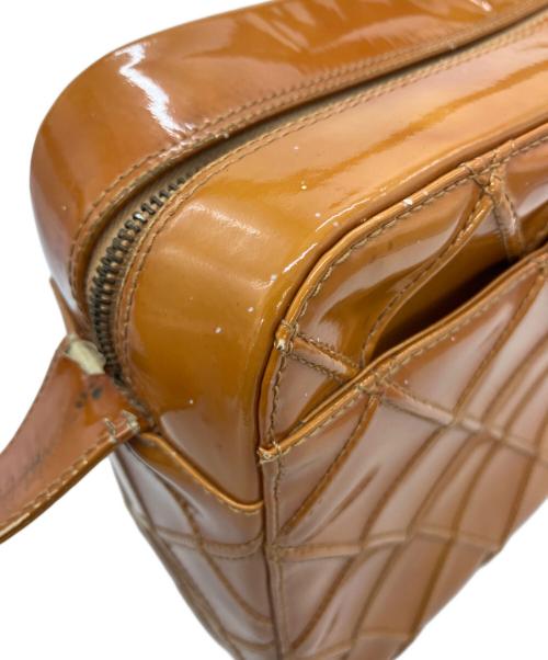 CHANEL（シャネル）CHANEL (シャネル) ショルダーバッグ ブラウンの古着・服飾アイテム