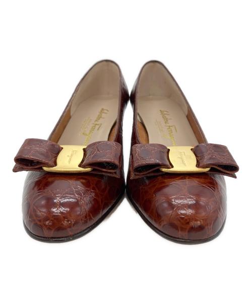Salvatore Ferragamo（サルヴァトーレ フェラガモ）Salvatore Ferragamo (サルヴァトーレ フェラガモ) リボンパンプス ブラウン サイズ:25の古着・服飾アイテム