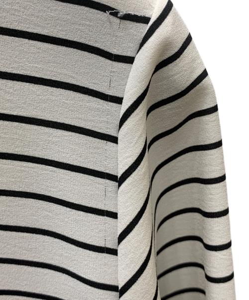 BEARDSLEY（ビアズリー）BEARDSLEY (ビアズリー) 後ろドレープTブラウス ホワイト×ブラック サイズ:FREE 未使用品の古着・服飾アイテム