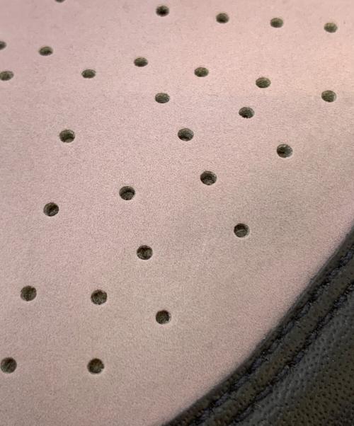 NIKE（ナイキ）NIKE (ナイキ) NIKE(ナイキ)ジョーダン 1 ロー SE デューンブラック×ライトピンク ブラック×ライトピンク サイズ:27の古着・服飾アイテム