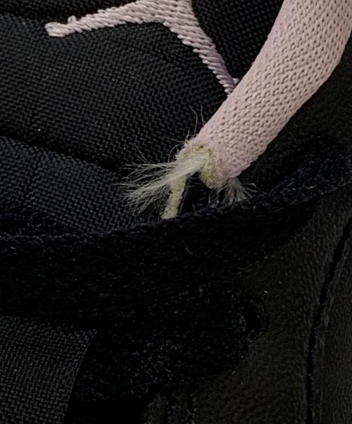 NIKE（ナイキ）NIKE (ナイキ) NIKE(ナイキ)ジョーダン 1 ロー SE デューンブラック×ライトピンク ブラック×ライトピンク サイズ:27の古着・服飾アイテム