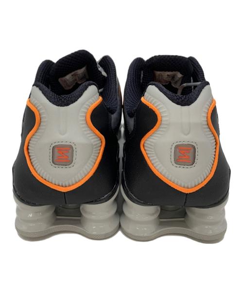NIKE（ナイキ）NIKE (ナイキ) SHOX TL グレー×オレンジ サイズ:27.5の古着・服飾アイテム