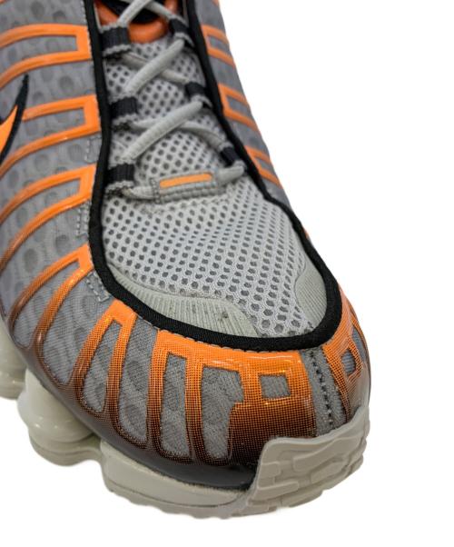 NIKE（ナイキ）NIKE (ナイキ) SHOX TL グレー×オレンジ サイズ:27.5の古着・服飾アイテム