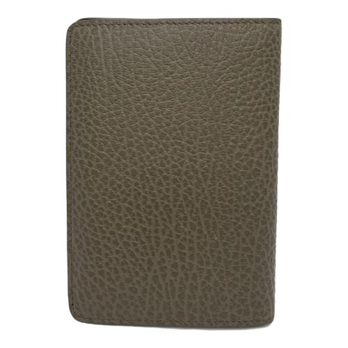 Maison Margiela（メゾンマルジェラ）Maison Margiela (メゾンマルジェラ) 4ステッチパスポートカバー グレーの古着・服飾アイテム