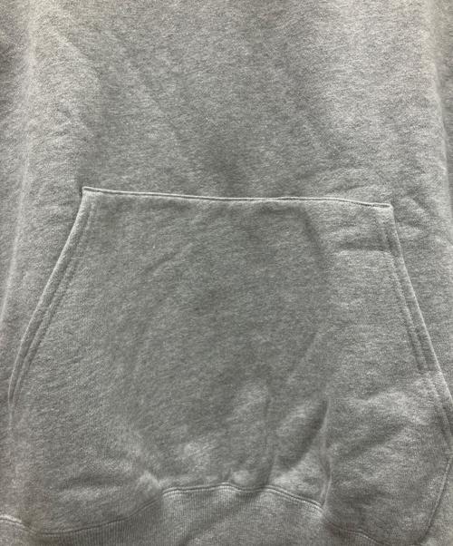 F.C.R.B.（エフシーレアルブリストル）F.C.R.B. (エフシーレアルブリストル) プルオーバーパーカー グレー サイズ:SIZE Mの古着・服飾アイテム