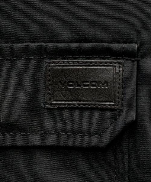 VOLCOM（ボルコム）VOLCOM (ボルコム) 中綿ジャケット ブラック サイズ:Mの古着・服飾アイテム