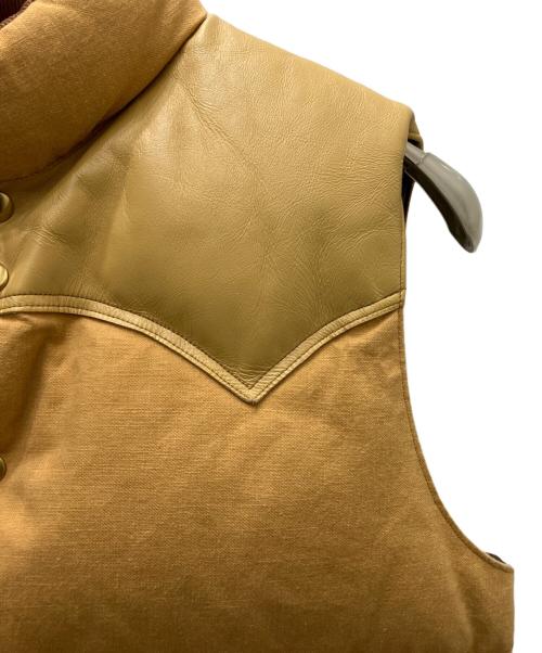 RockyMountainFeatherBed（ロッキーマウンテンフェザーベッド）RockyMountainFeatherBed (ロッキーマウンテンフェザーベッド) ダウンベスト ブラウン×カーキ サイズ:SIZE 42の古着・服飾アイテム