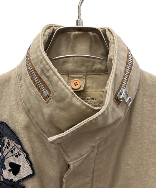AVIREX（アヴィレックス）AVIREX (アヴィレックス) ミリタリージャケット ベージュ サイズ:Ｍの古着・服飾アイテム