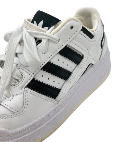 adidas（アディダス）adidas (アディダス) FORUM XLG W ホワイト サイズ:23.5cmの古着・服飾アイテム