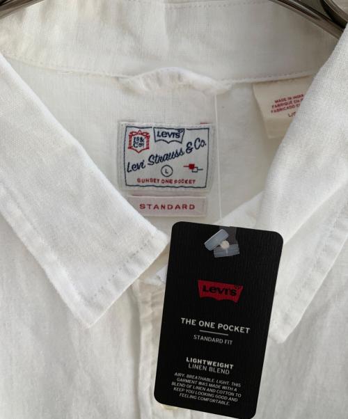 LEVI'S（リーバイス）LEVI'S (リーバイス) 長袖シャツ ホワイト サイズ:Ｌ 未使用品の古着・服飾アイテム
