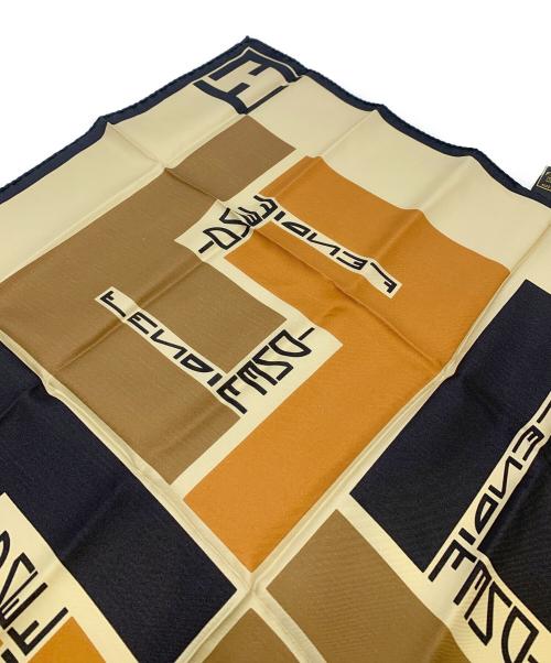 FENDI（フェンディ）FENDI (フェンディ) シルクスカーフ ベージュ×ブラックの古着・服飾アイテム