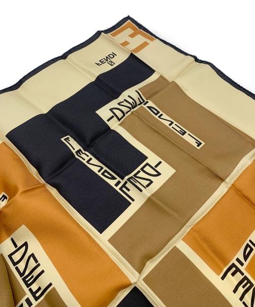FENDI（フェンディ）FENDI (フェンディ) シルクスカーフ ベージュ×ブラックの古着・服飾アイテム