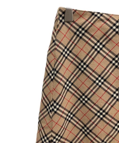 BURBERRY BLUE LABEL（バーバリー ブルー レーベル）BURBERRY BLUE LABEL (バーバリー ブルー レーベル) ノバチェックミニスカート ベージュ サイズ:38の古着・服飾アイテム