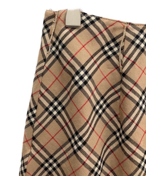 BURBERRY BLUE LABEL（バーバリー ブルー レーベル）BURBERRY BLUE LABEL (バーバリー ブルー レーベル) ノバチェックミニスカート ベージュ サイズ:38の古着・服飾アイテム