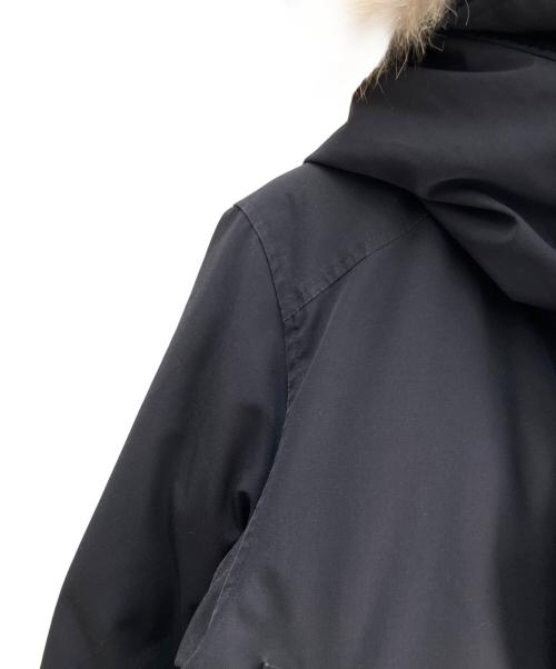 CANADA GOOSE（カナダグース）CANADA GOOSE (カナダグース) ダウンジャケット ネイビー サイズ:Lの古着・服飾アイテム
