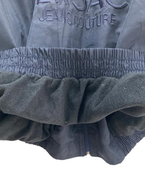 GIANNI VERSACE（ジャンニ・ヴェルサーチ）GIANNI VERSACE (ジャンニ・ヴェルサーチ) ナイロンジャケット ネイビー サイズ:XLの古着・服飾アイテム