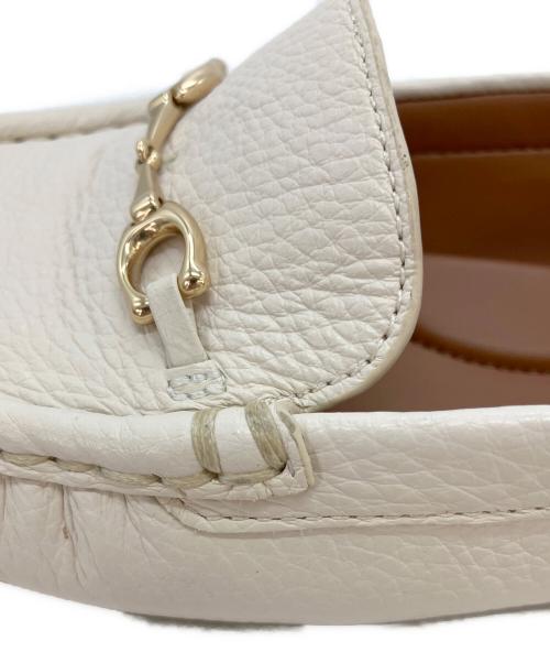 COACH（コーチ）COACH (コーチ) ビットローファー アイボリー サイズ:23cmの古着・服飾アイテム