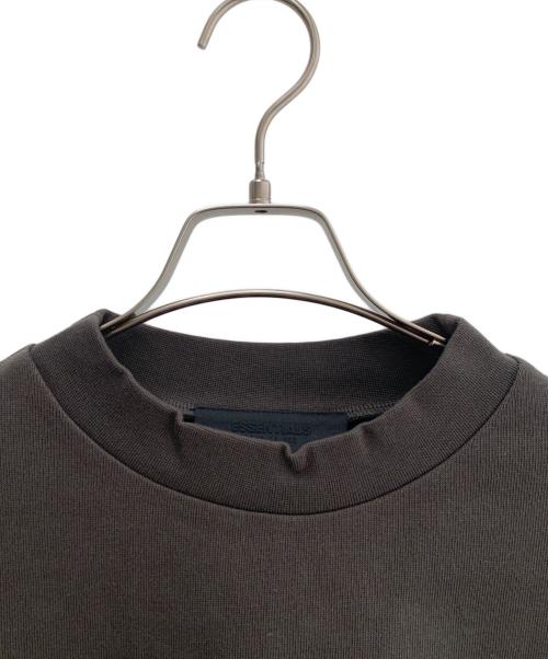 FOG ESSENTIALS（フィアオブゴッド エッセンシャル）FOG ESSENTIALS (フィアオブゴッド エッセンシャル) トレーナー カーキ サイズ:L 未使用品の古着・服飾アイテム