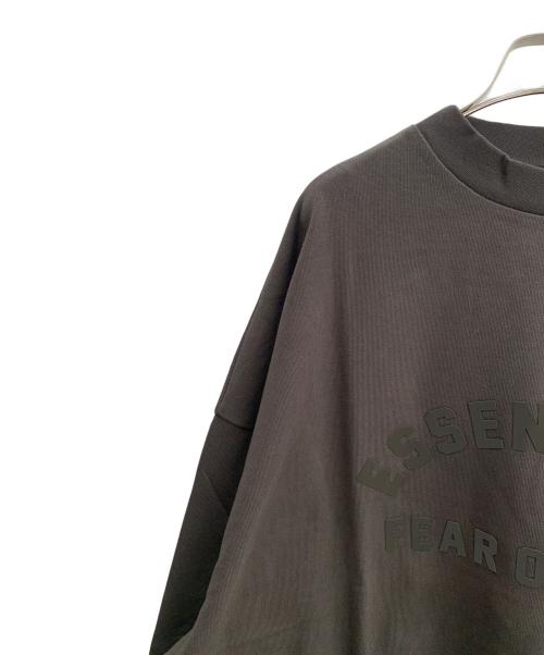 FOG ESSENTIALS（フィアオブゴッド エッセンシャル）FOG ESSENTIALS (フィアオブゴッド エッセンシャル) トレーナー カーキ サイズ:L 未使用品の古着・服飾アイテム