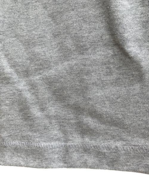 FOG ESSENTIALS（フィアオブゴッド エッセンシャル）FOG ESSENTIALS (フィアオブゴッド エッセンシャル) 長袖カットソー グレー サイズ:Ｍ 未使用品の古着・服飾アイテム