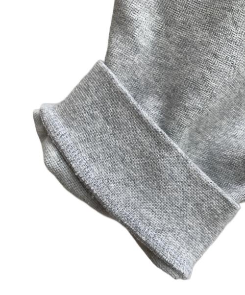 FOG ESSENTIALS（フィアオブゴッド エッセンシャル）FOG ESSENTIALS (フィアオブゴッド エッセンシャル) 長袖カットソー グレー サイズ:Ｍ 未使用品の古着・服飾アイテム