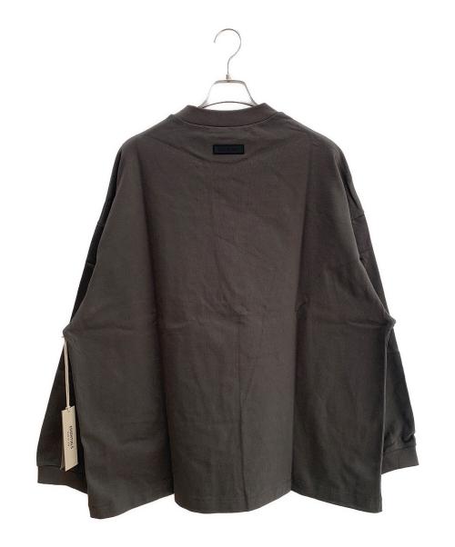 FOG ESSENTIALS（フィアオブゴッド エッセンシャル）FOG ESSENTIALS (フィアオブゴッド エッセンシャル) トレーナー カーキ サイズ:Ｍ 未使用品の古着・服飾アイテム