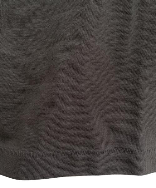 FOG ESSENTIALS（フィアオブゴッド エッセンシャル）FOG ESSENTIALS (フィアオブゴッド エッセンシャル) トレーナー カーキ サイズ:Ｍ 未使用品の古着・服飾アイテム