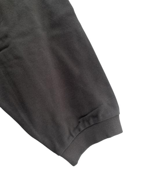 FOG ESSENTIALS（フィアオブゴッド エッセンシャル）FOG ESSENTIALS (フィアオブゴッド エッセンシャル) トレーナー カーキ サイズ:Ｍ 未使用品の古着・服飾アイテム