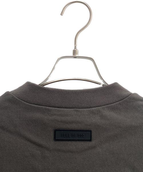 FOG ESSENTIALS（フィアオブゴッド エッセンシャル）FOG ESSENTIALS (フィアオブゴッド エッセンシャル) トレーナー カーキ サイズ:Ｍ 未使用品の古着・服飾アイテム