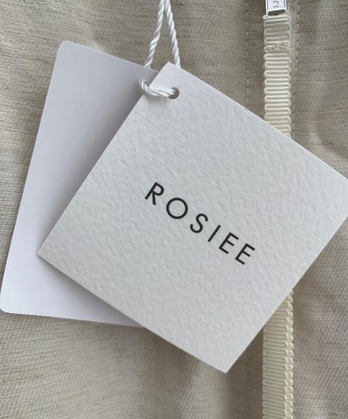 ROSIEE（ロージー）ROSIEE (ロージー) ノースリーブ・キャミソールワンピース ベージュ サイズ:FREE 未使用品の古着・服飾アイテム