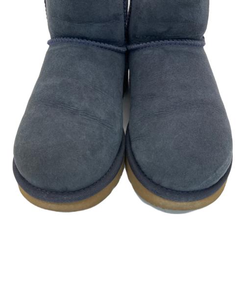 UGG（アグ）UGG (アグ) クラシック ミニ II ネイビー サイズ:23の古着・服飾アイテム