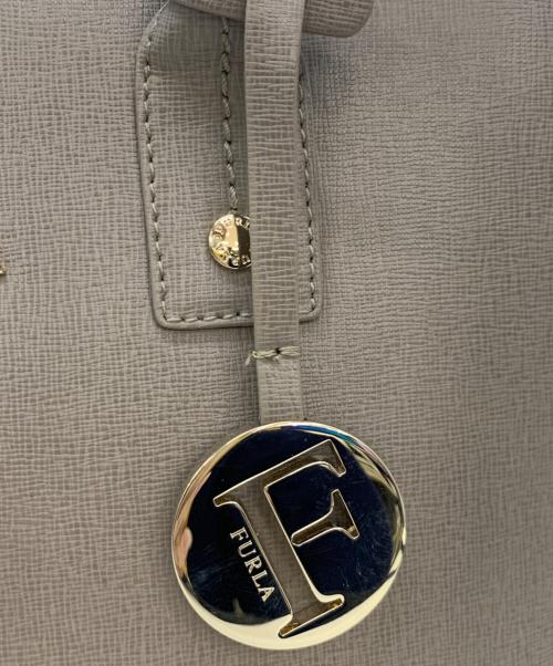 FURLA（フルラ）FURLA (フルラ) リンダミニトートバッグ グレージュの古着・服飾アイテム