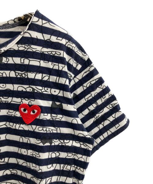 PLAY COMME des GARCONS（プレイコムデギャルソン）PLAY COMME des GARCONS (プレイコムデギャルソン) 半袖カットソー ネイビー×ホワイト サイズ:Ｍの古着・服飾アイテム
