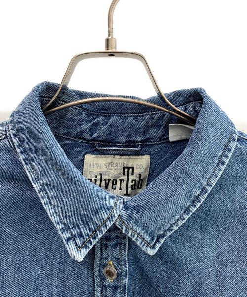 LEVI'S（リーバイス）LEVI'S (リーバイス) シルバータブデニムシャツ インディゴ サイズ:Ｓの古着・服飾アイテム