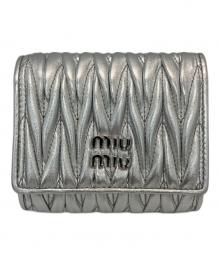 MIU MIU（ミュウミュウ）の古着「マテラッセ」｜シルバーカラー