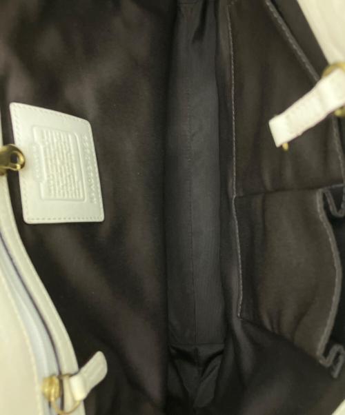 COACH（コーチ）COACH (コーチ) ショルダーバッグ ベージュ×アイボリーの古着・服飾アイテム