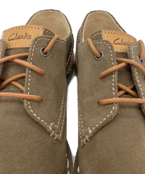 CLARKS（クラークス）CLARKS (クラークス) スウェードシューズ カーキ サイズ:26.5cmの古着・服飾アイテム