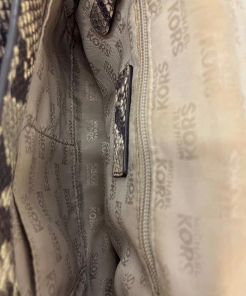 MICHAEL KORS（マイケルコース）MICHAEL KORS (マイケルコース) ショルダーバッグ ベージュの古着・服飾アイテム