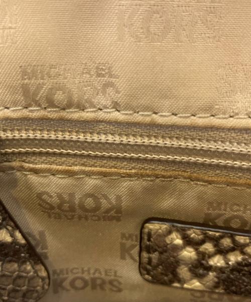 MICHAEL KORS（マイケルコース）MICHAEL KORS (マイケルコース) ショルダーバッグ ベージュの古着・服飾アイテム