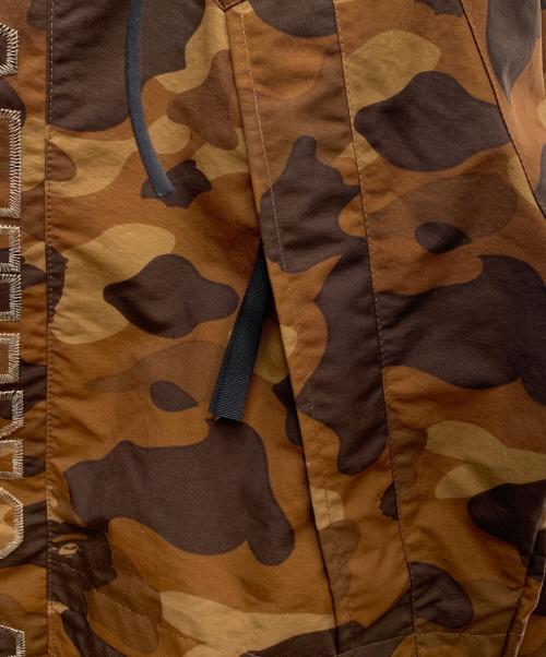 A BATHING APE（アベイシングエイプ）A BATHING APE (アベイシングエイプ) マウンテンパーカー ブラウン サイズ:XLの古着・服飾アイテム