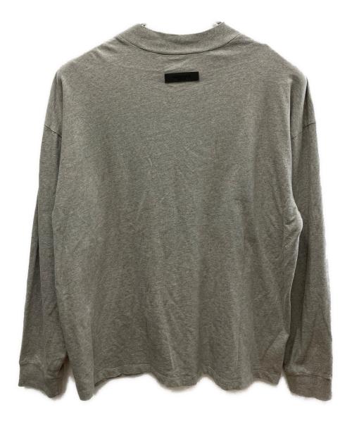 FOG ESSENTIALS（フィアオブゴッド エッセンシャル）FOG ESSENTIALS (フィアオブゴッド エッセンシャル) 長袖カットソー グレー サイズ:Lの古着・服飾アイテム